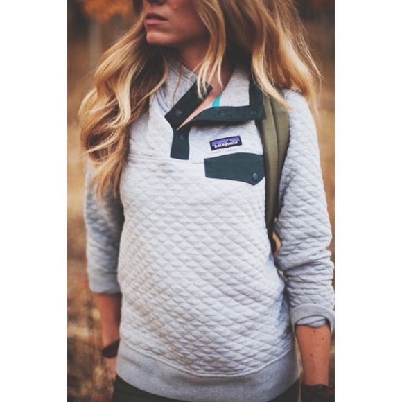 Patagonia Tops - Patagonia• grey green quilted snap t pullover